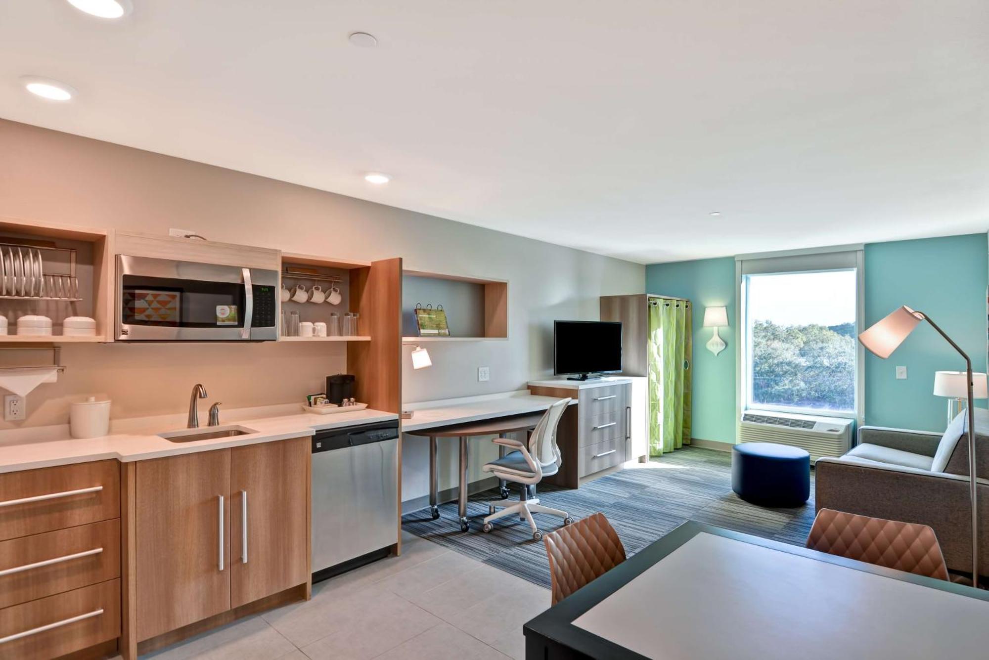 Home2 By Hilton Usf Near Busch Gardens Hotel Tampa
